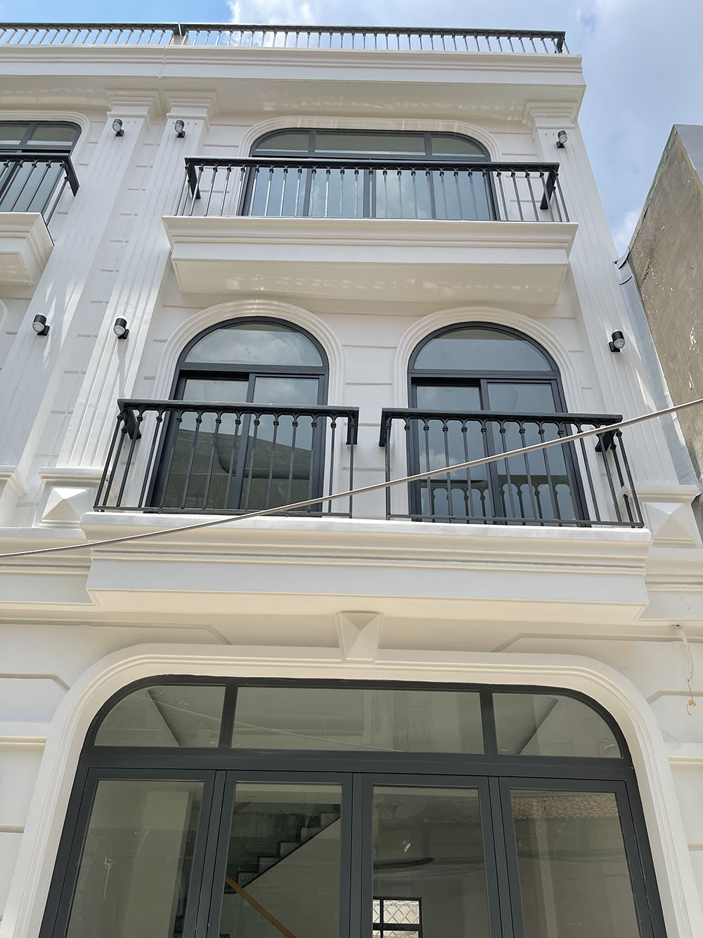 Tuyệt phẩm 3 lầu (5x14,5) thiết kế Cổ Điển,mới 100% hẻm ôtô vào tận nhà Nguyễn Thượng Hiền, B.Thạnh